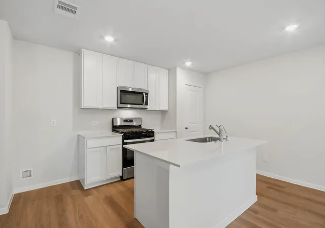 2nd image of 926 Sutherland Falls St, Conroe, TX 77303 | MLS# 15269339