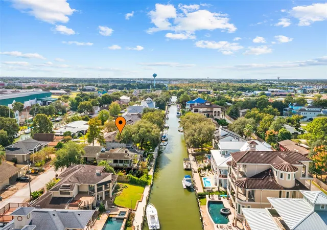 3rd image of 67 Harbor Ln, Kemah, TX 77565 | MLS# 42681902