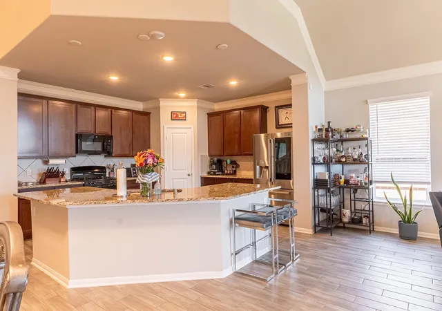 3rd image of 12901 Ocean Breeze Ln, La Marque, TX 77568 | MLS# 19026954