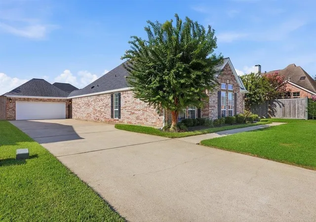 Photo 3 of Single family home for sale at 6335 Claybourn Dr, Beaumont, TX 77706 | MLS# 70451566 | Listing updated on 2026-08-31