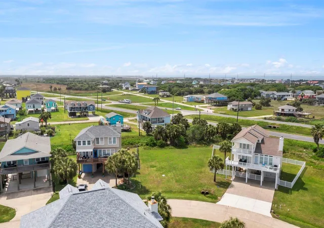 Photo 2 of Land for sale at 13944 Pirates Beach Blvd, Galveston, TX 77554 | MLS# 18477341 | Listing updated on 2026-09-23