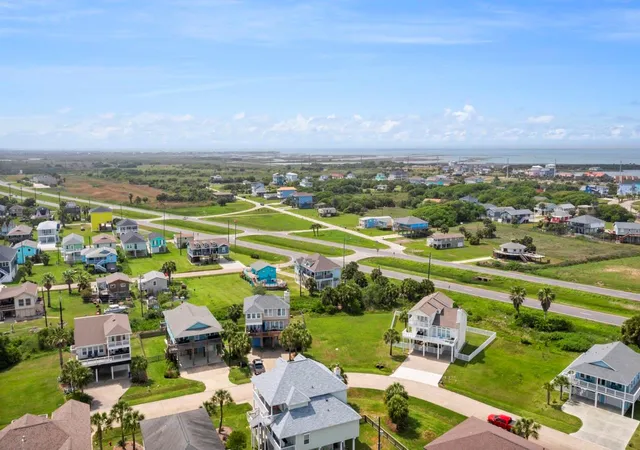 Photo 3 of Land for sale at 13944 Pirates Beach Blvd, Galveston, TX 77554 | MLS# 18477341 | Listing updated on 2026-09-23