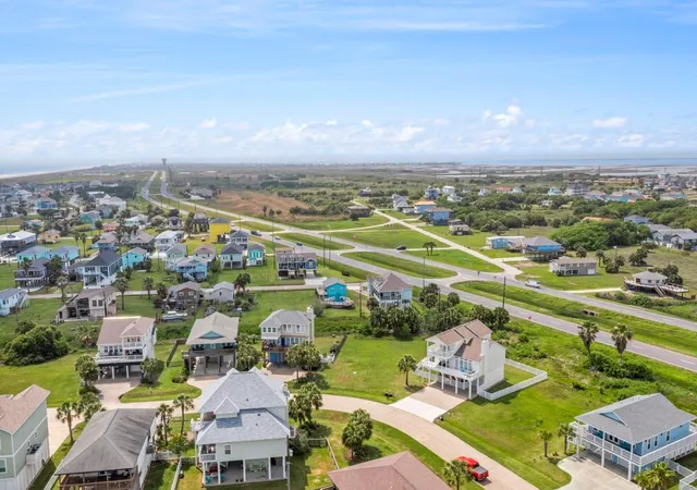 Photo 3 of Land for sale at 13944 Pirates Beach Blvd, Galveston, TX 77554 | MLS# 18477341 | Listing updated on 2026-09-23