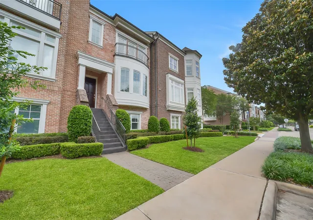 3rd image of 1374 Lake Pointe Pkwy, Sugar Land, TX 77478 | MLS# 91610098