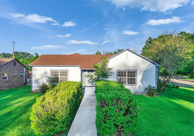 3rd image of 1212 Layton St, Baytown, TX 77520 | MLS# 15382121
