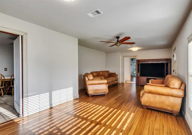 5th image of 1212 Layton St, Baytown, TX 77520 | MLS# 15382121