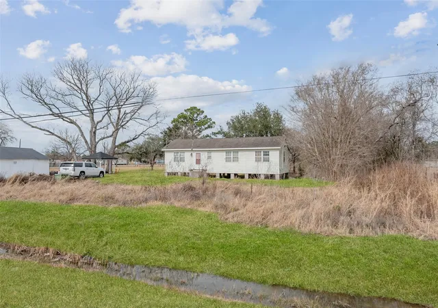 13th image of 2905 Fm 646, Dickinson, TX 77539 | MLS# 58304590