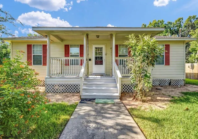 2nd image of 123 Robinson Rd, Freeport, TX 77541 | MLS# 58108016