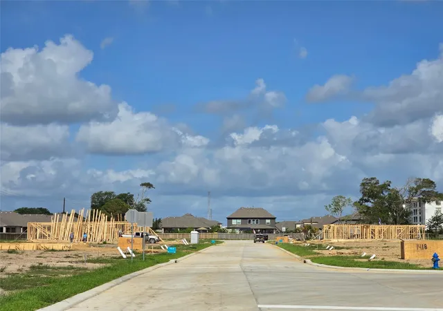 Photo 1 of Sale Pending at 1423 Friendship Trl, Seabrook, TX 77586 | MLS# 83267029 | Listing updated on 2026-09-10
