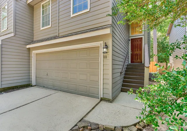 4th image of 111 N Villa Oaks Dr, The Woodlands, TX 77382 | MLS# 18182425