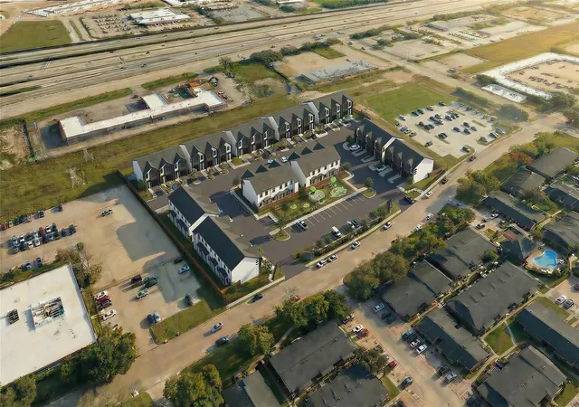Homes for sale in Houston, TX | 81 Northpoint Drive Building 7, Houston, TX 77060 | Houzeo