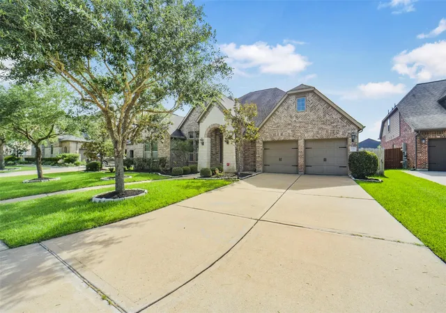 Photo 3 of Single family home for sale at 2307 Draycutt Dr, Katy, TX 77494 | MLS# 11606613 | Listing updated on 2026-08-30