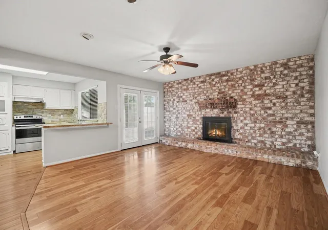 Photo 4 of Single family home for sale at 16207 Havenhurst Dr, Houston, TX 77059 | MLS# 96074774 | Listing updated on 2026-09-10