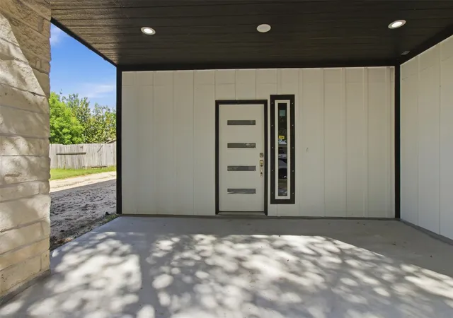 Photo 3 of Single family home for sale at 2104 Montana St, Baytown, TX 77520 | MLS# 47978102 | Listing updated on 2026-08-30