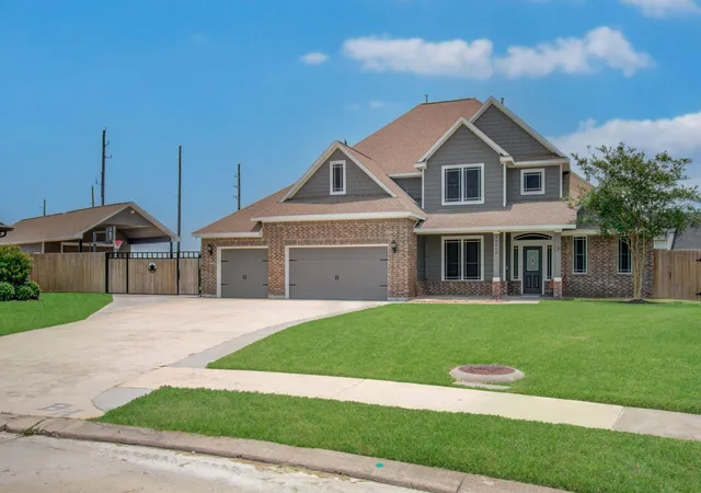 1st image of 14018 Hawthorne Cir, Baytown, TX 77523 | MLS# 47738338