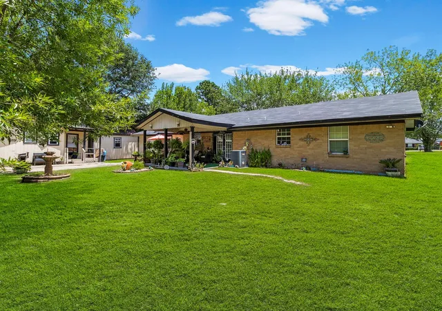 2nd image of 401 Dogwood Cir, Corrigan, TX 75939 | MLS# 13653732