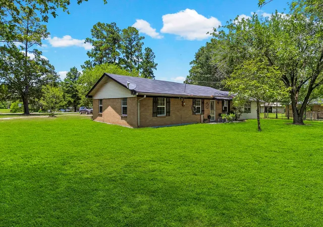 Photo 3 of Single family home for sale at 401 Dogwood Cir, Corrigan, TX 75939 | MLS# 13653732 | Listing updated on 2026-09-03