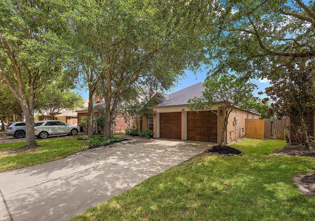 Photo 1 of Single family home for sale at 28207 Everett Knolls Dr, Katy, TX 77494 | MLS# 83677911 | Listing updated on 2026-08-23