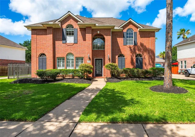 Photo 1 of Single family home for sale at 3124 Sand Shadow Dr, League City, TX 77573 | MLS# 27310528 | Listing updated on 2026-09-13