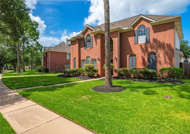 Photo 3 of Single family home for sale at 3124 Sand Shadow Dr, League City, TX 77573 | MLS# 27310528 | Listing updated on 2026-09-13