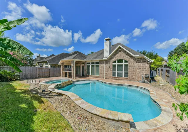 43rd image of 2919 Silhouette Bay Dr, Pearland, TX 77584 | MLS# 63123160