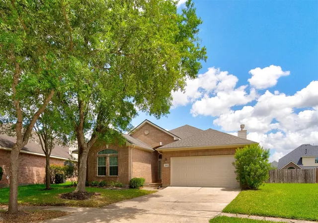 Homes for sale in Rosharon, TX | 14103 Spring Knoll Ln, Rosharon, TX 77583 | MLS# 66698925