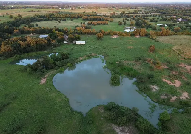 3rd image of 1018 Red Town Rd, Elgin, TX 78621 | MLS# 5924646