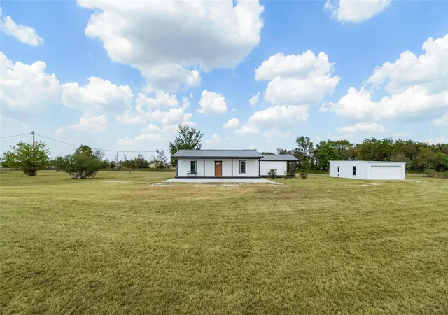 Photo 4 of Single family home for sale at 21113 Harrison Dr, Bedias, TX 77831 | MLS# 73775056 | Listing updated on 2026-08-29