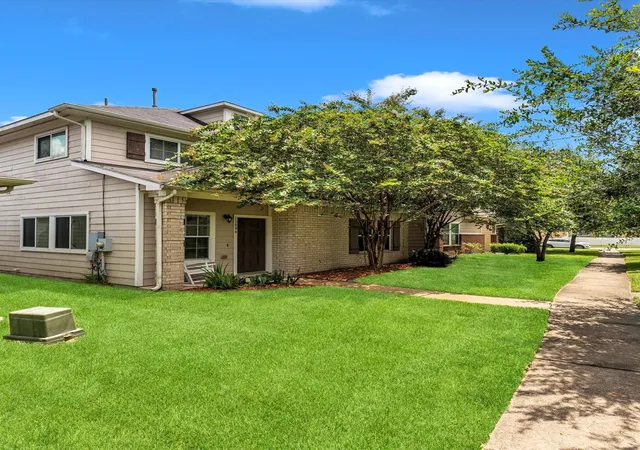 Photo 3 of Single family home for sale at 11844 Jelicoe Dr, Houston, TX 77047 | MLS# 69601015 | Listing updated on 2026-07-30