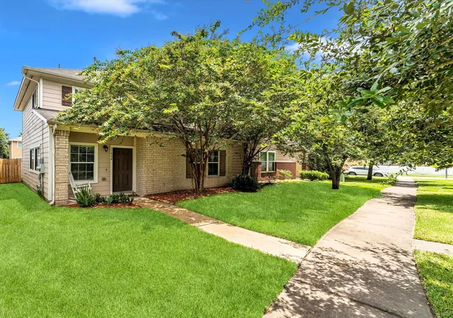 Photo 3 of Single family home for sale at 11844 Jelicoe Dr, Houston, TX 77047 | MLS# 69601015 | Listing updated on 2026-07-30