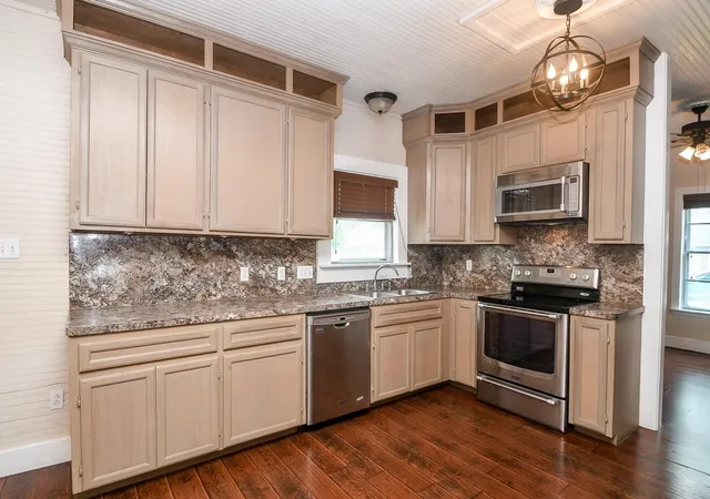 3rd image of 134 4Th St, Sugar Land, TX 77498 | MLS# 79700257