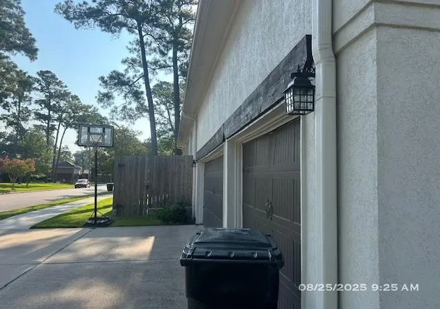 Photo 3 of Single family home for sale at 866 Myrtlea Ln, Houston, TX 77079 | MLS# 14754527 | Listing updated on 2026-09-18