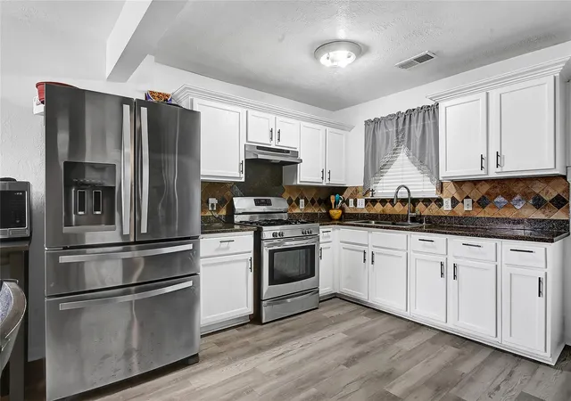 4th image of 11818 Kewalo Basin Ln, Houston, TX 77034 | MLS# 96357240
