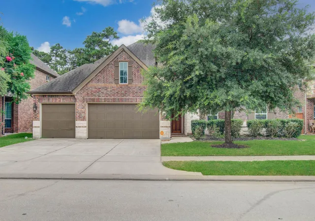 Photo 1 of Single family home for sale at 13812 N Lake Branch Ln, Houston, TX 77044 | MLS# 39049596 | Listing updated on 2026-07-18