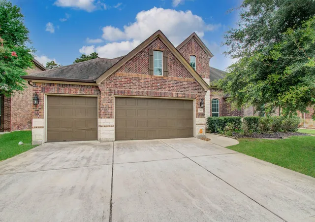 Photo 2 of Single family home for sale at 13812 N Lake Branch Ln, Houston, TX 77044 | MLS# 39049596 | Listing updated on 2026-07-18