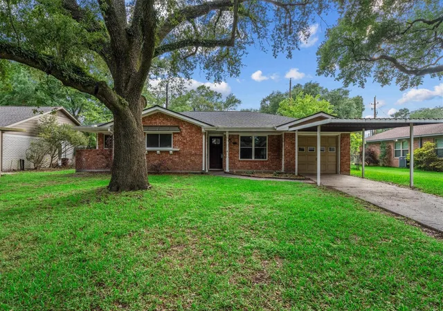 2nd image of 703 Barbara St, Tomball, TX 77375 | MLS# 30766053