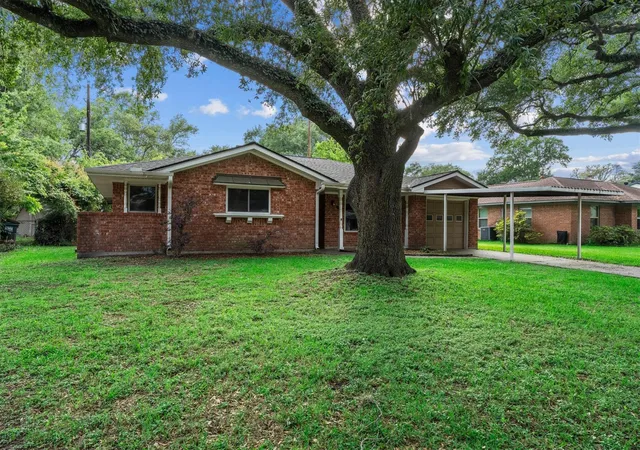 3rd image of 703 Barbara St, Tomball, TX 77375 | MLS# 30766053