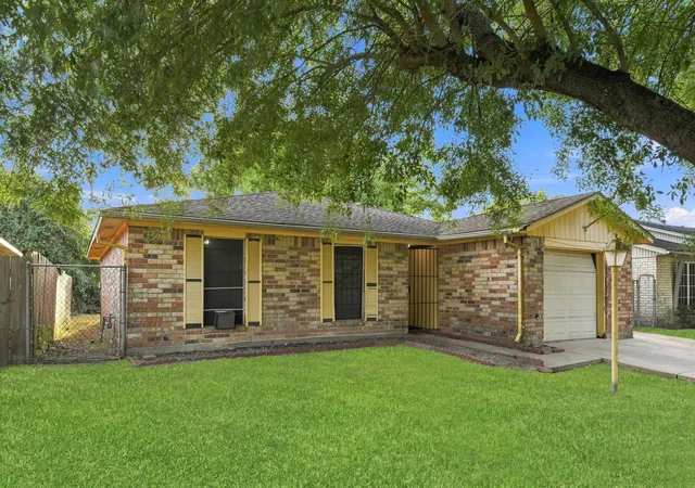 3rd image of 12806 Mill Valley Rd, Houston, TX 77048 | MLS# 41000869
