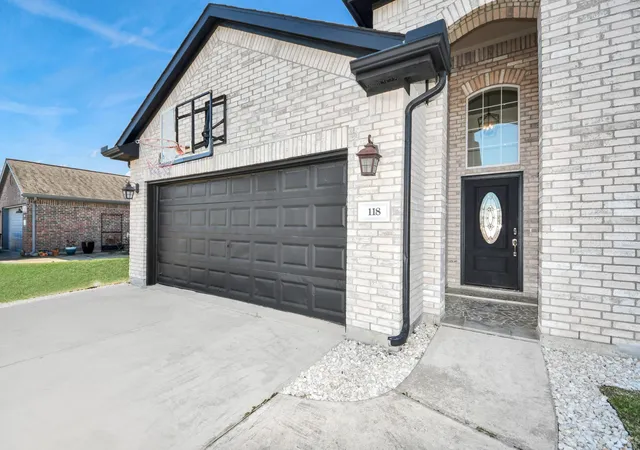 4th image of 118 Schaeffer St, Mont Belvieu, TX 77523 | MLS# 62720831