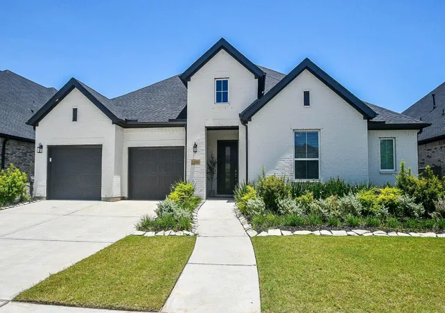 Photo 2 of Single family home for sale at 5019 Golden Peach Rd, Manvel, TX 77578 | MLS# 73910610 | Listing updated on 2026-09-13