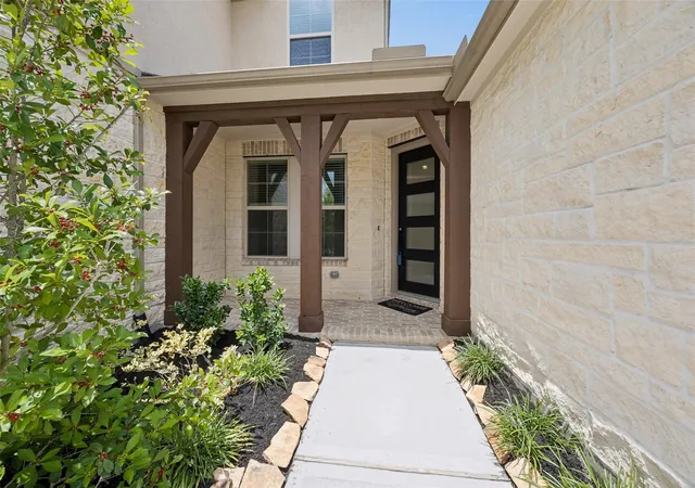 Homes for sale in Tomball, TX | 20303 Desert Foal Dr, Tomball, TX 77377 | MLS# 54001263