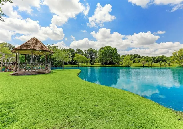 15th image of 15743 Tanya Cir, Houston, TX 77079 | MLS# 67282590