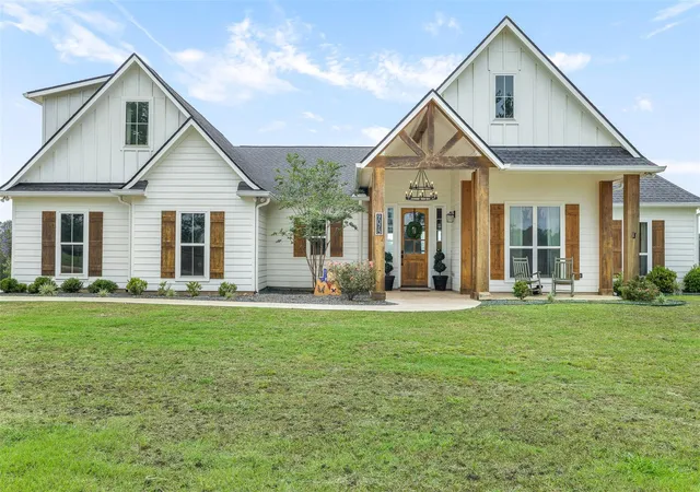Photo 2 of Single family home for sale at 9075 Loop Rd, Bellville, TX 77418 | MLS# 80593440 | Listing updated on 2026-09-10