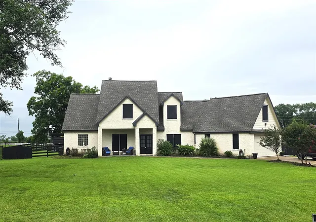 Photo 1 of Single family home for sale at 202 Lakeland Cir, Rosharon, TX 77583 | MLS# 97147121 | Listing updated on 2026-07-01
