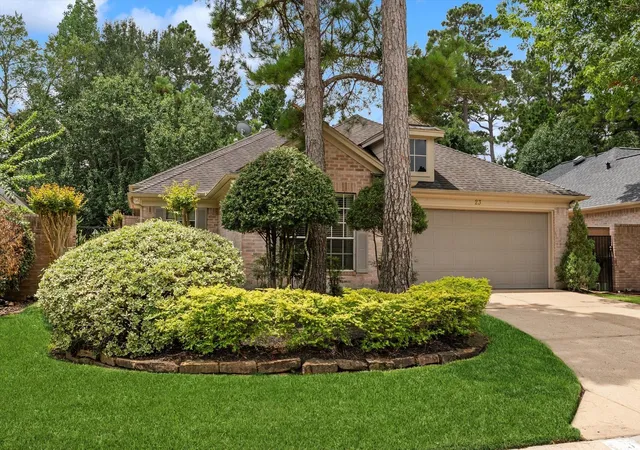 3rd image of 23 E Sienna Pl, Spring, TX 77382 | MLS# 5617669