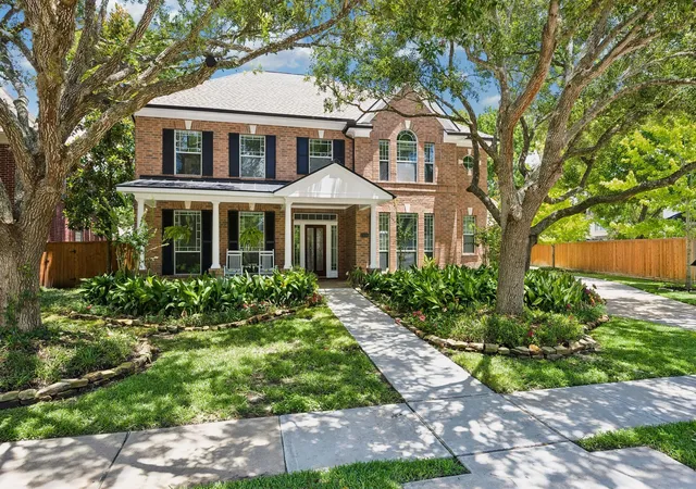 1st image of 7535 Guinevere Dr, Sugar Land, TX 77479 | MLS# 27347396