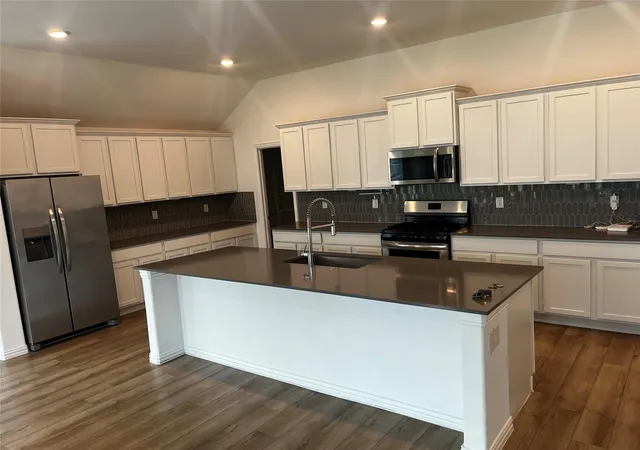 Photo 4 of Single family home for sale at 31510 Vineyard Creek Dr, Fulshear, TX 77441 | MLS# 73796075 | Listing updated on 2026-08-30