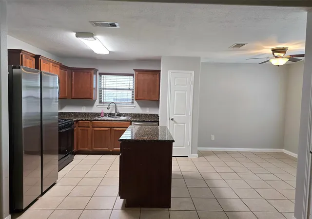 Photo 4 of Single family home for sale at 10320 Stone Gate Dr, Conroe, TX 77385 | MLS# 18765718 | Listing updated on 2026-07-25