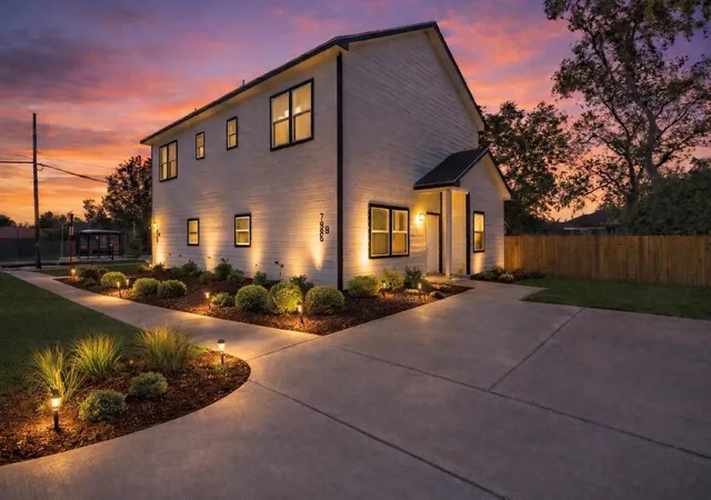 3rd image of 7989 Sunbury St, Houston, TX 77028 | MLS# 63412374