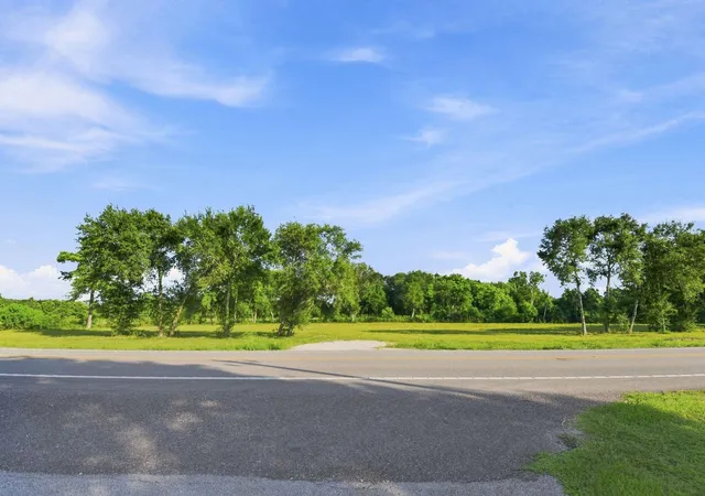 4th image of 6255 Main St, Hitchcock, TX 77563 | MLS# 48130854